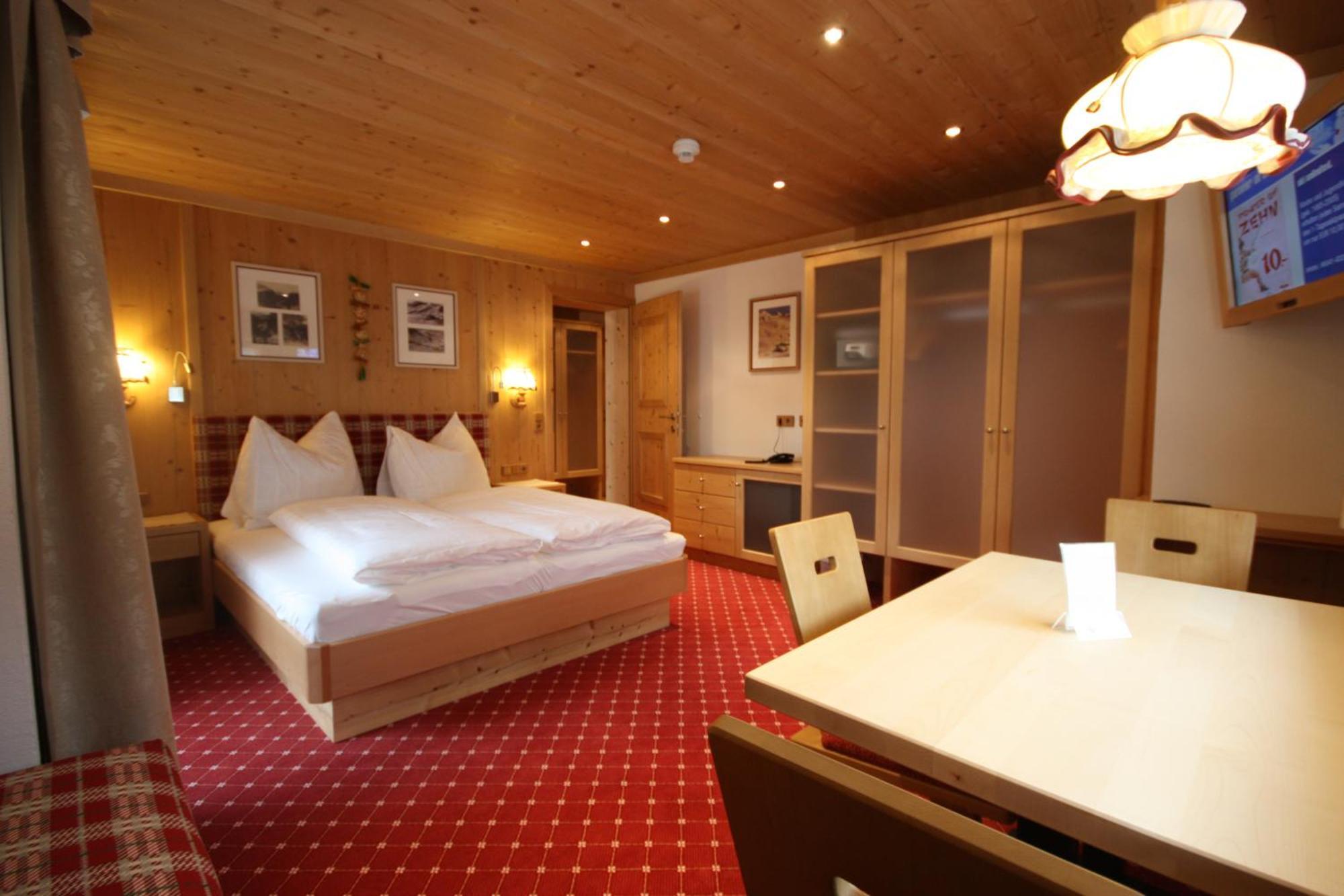 Talheimer Grias Di & Hoamat Since 1958 Inklusive Therme Tauern Spa & Jokercard سالباخ هينترغليم الغرفة الصورة